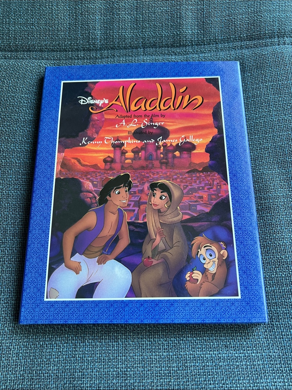 Disney Aladdin Illustrated Storybook - Blue, Orange, Purple Artwork